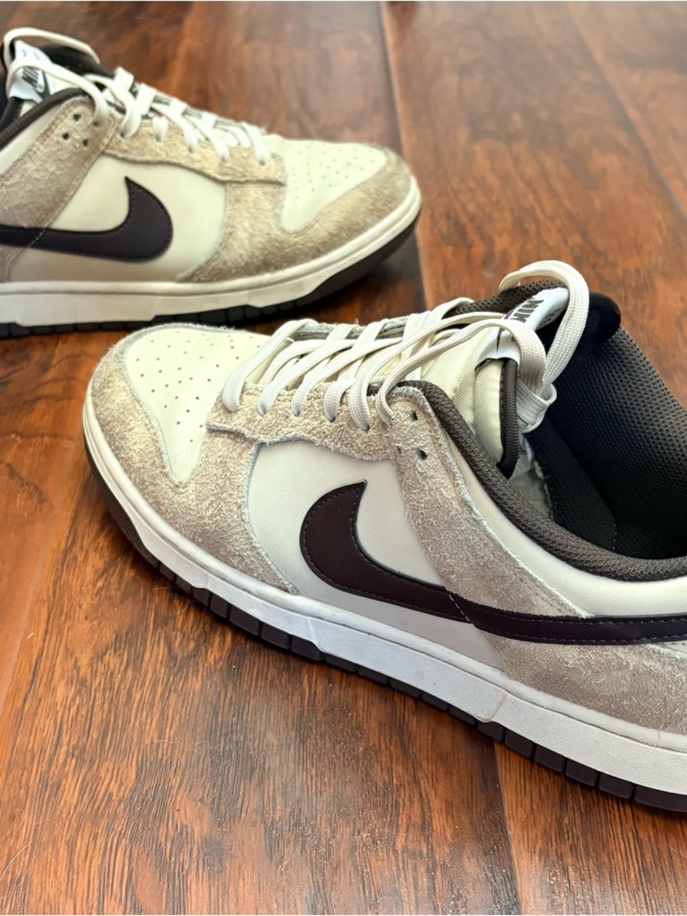 Nike Men’s Low-Top Sneakers Cream, Beige, Dark Brown